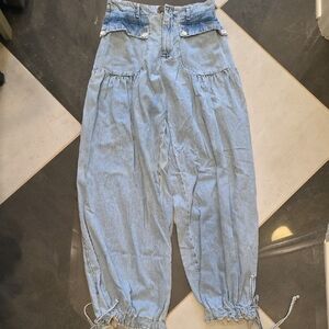 FREE PEOPLE Light Wash Lotus Balloon Jeans